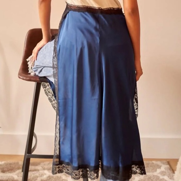 FREE PEOPLE INTIMATELY SILKY TRI ME MIDI SLIP ADORNED W/BLACK LACE TRIM SIZE S - Picture 5 of 7